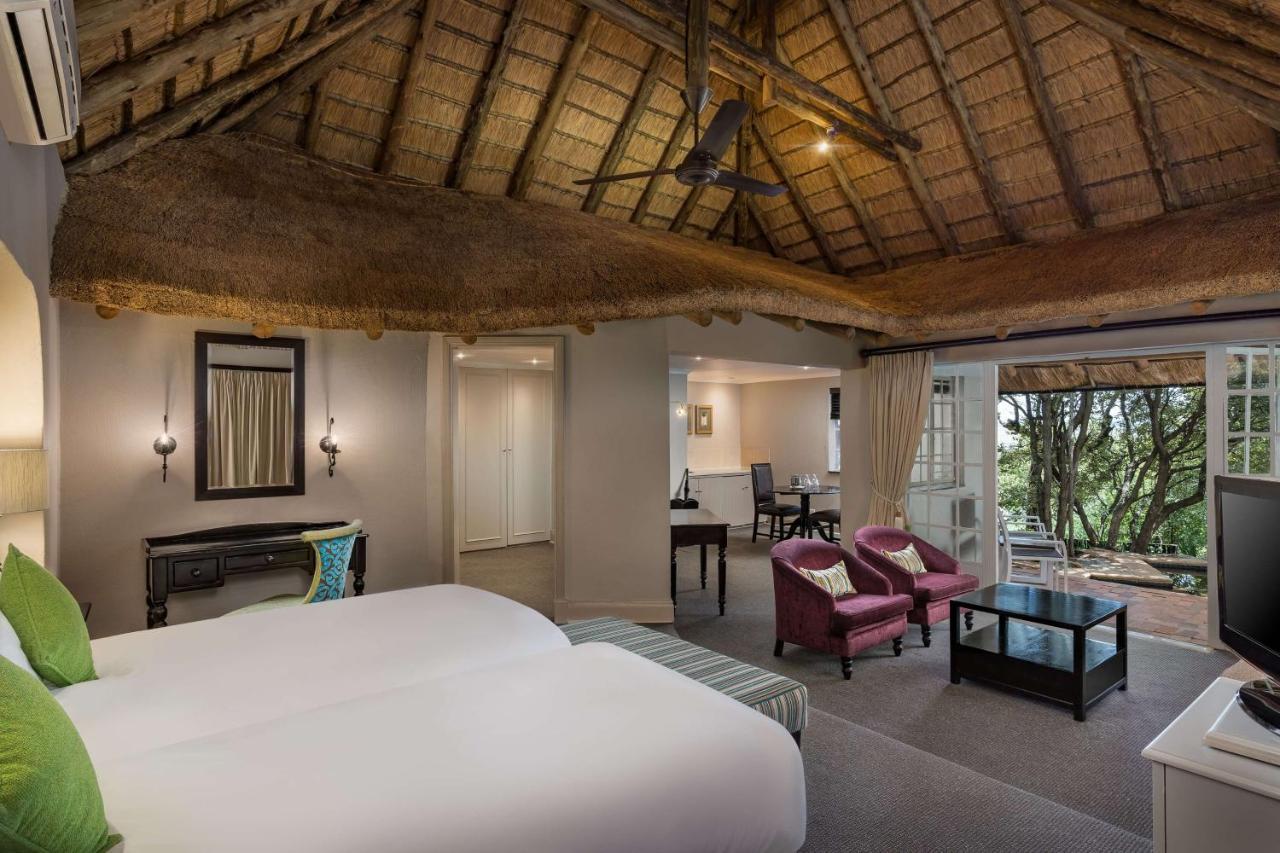 Mount Grace Hotel & Spa Магалисбург Екстериор снимка A suite at the Cape of Good Hope