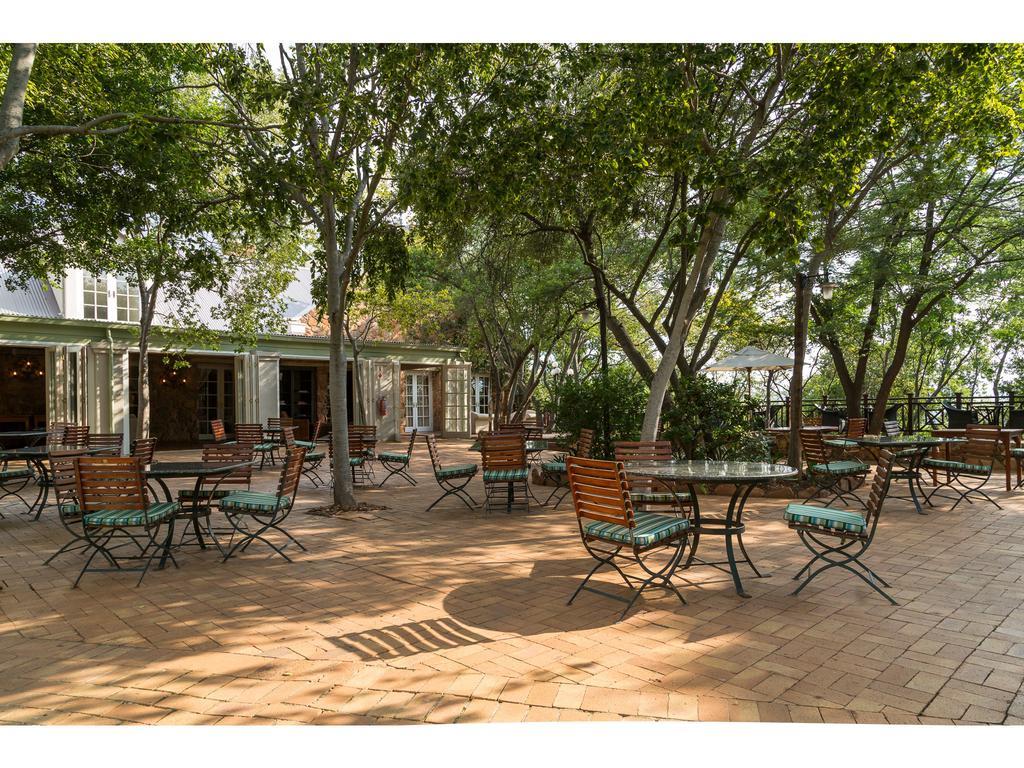 Mount Grace Hotel & Spa Магалисбург Екстериор снимка The courtyard at the San Francisco Zen Center
