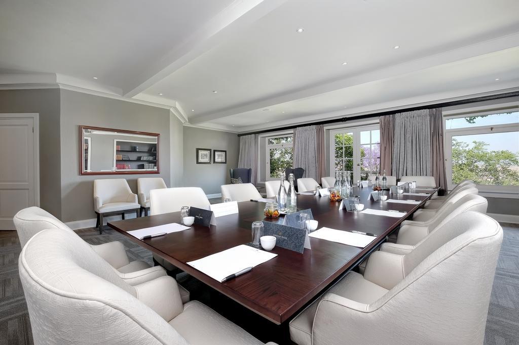 Mount Grace Hotel & Spa Магалисбург Екстериор снимка Boardroom at the Cape Town International Convention Centre