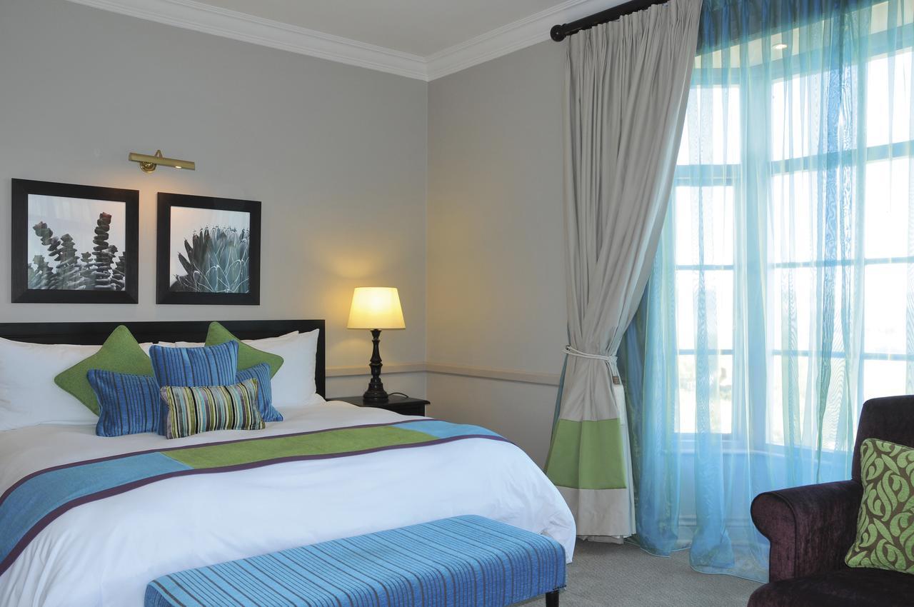 Mount Grace Hotel & Spa Магалисбург Екстериор снимка A bedroom at the hotel