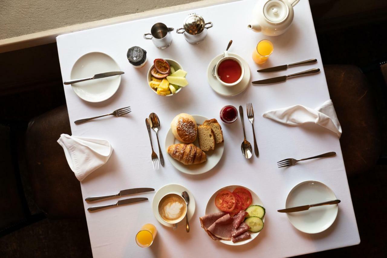 Mount Grace Hotel & Spa Магалисбург Екстериор снимка A typical English breakfast